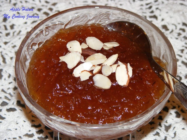 Apple Halwa (Indian desert made with apples)