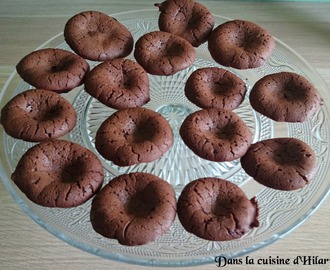 Moelleux au chocolat et beurre de cacahuètes / Mini chocolate and peanut butter cakes