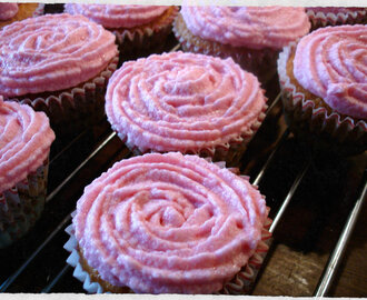 Hummingbird bakery rose cupcakes