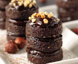 Raw Hazelnut Chocolate Brownies (raw / grain free / vegan)