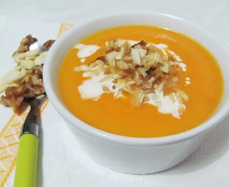 Na minha cozinha nunca falta... frutos secos! #10: Sopa de cenoura com natas e frutos secos