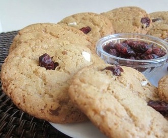 Cookies de avena, chocolate blanco y arandanos