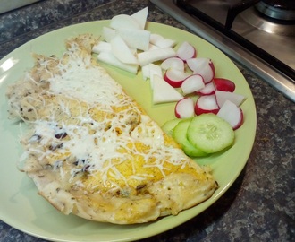 Jak udělat bylinkovou celozrnnou omeletu s parmazánem a jarní cibulkou | recept