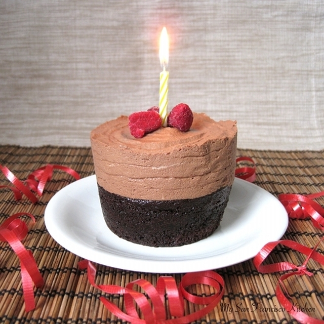 Mini Chocolate Mousse Cake
