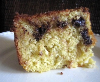 Delicious Lowfat Banana Chocolate Chip Cake Not From Scratch!