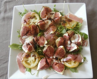 Salade de figues chaudes mozzarella, miel et tomates jaunes (Mozzarella salad with warm figs, honey and yellow tomatoes)