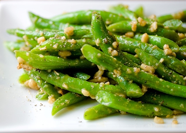 Green Bean and Celery Salad ( De haricots verts et salade de céleri)