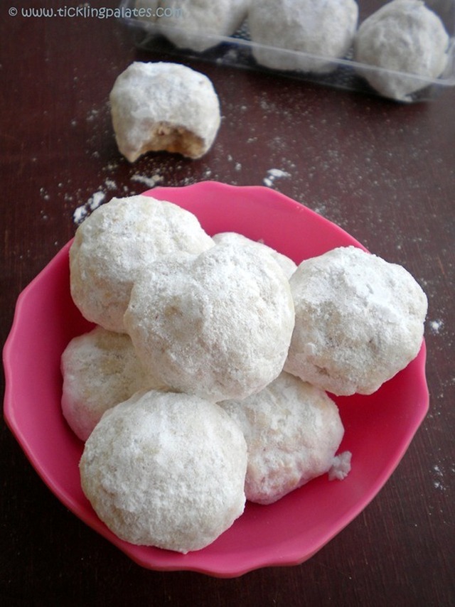 Mexican Wedding Cookies / Russian Tea Cakes / Snow Ball Cookies