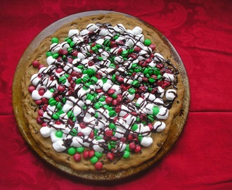Improv Challenge: Jingle Bell Cookie Pizza