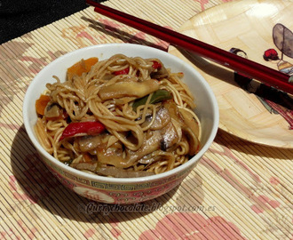 Chow mein con ternera y verduras - Beef chow mein