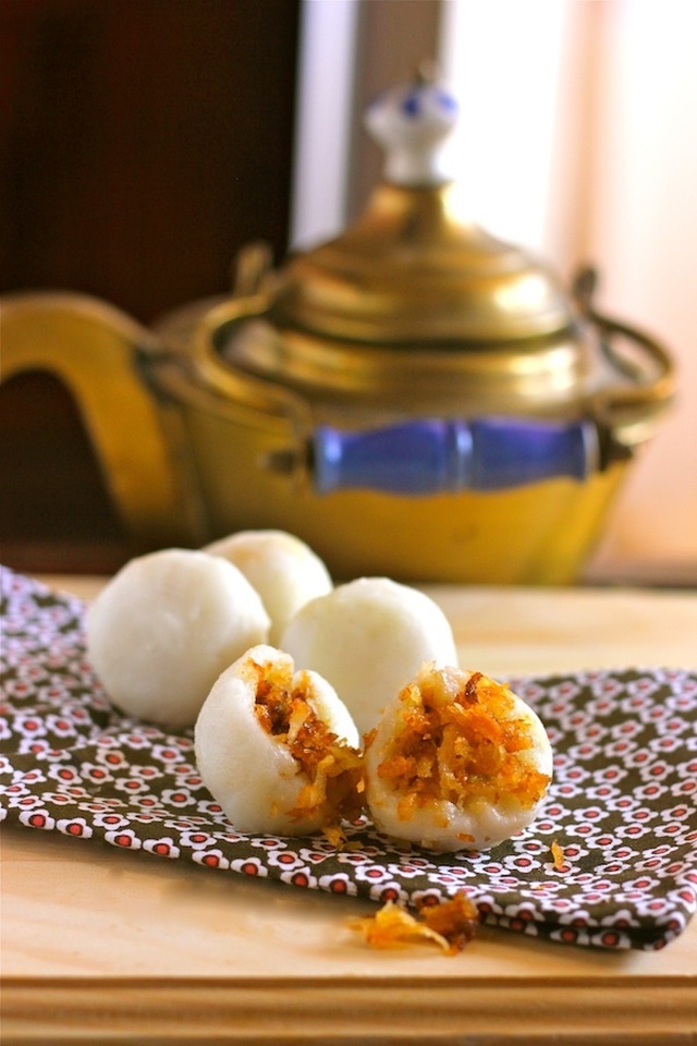 Kozhukatta ~ steamed, sweet dumplings