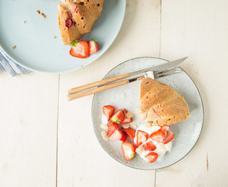Yoghurt Aardbeien Ontbijt Cake van Spelt & Havermout