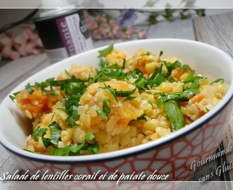 Salade de lentilles corail (roses) et patates douces, sauce tahin (purée de sésame)