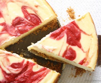 Strawberry Swirl Cheesecake ~ A Guest Post by Chocolate Moosey!