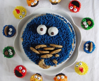 a Cookie Monster Cake and a Tutorial for Sesame Street Cupcakes