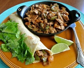 Chicken Fajitas with Spices and Peanuts