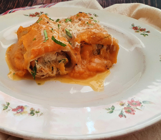 Lasagna rolls with butternut squash sauce
