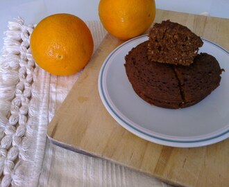 Bolo de cacau, aveia e laranja no microondas (sem açúcar, sem lactose, sem glutén)