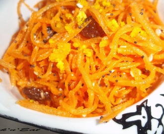 Salade de carottes râpées aux fruits secs et agrumes