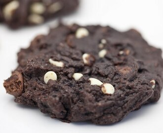 Chocolate Oreo Chunk Cookies