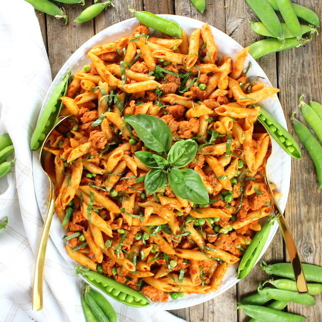 Spicy Chicken Pasta and Peas with Sun-Dried Tomato Sauce