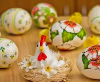 Keményítő, szalvéta és egy óra alatt elkészülnek a leggyönyörűbb húsvéti tojások!