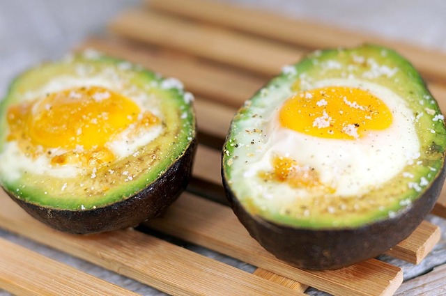 Avocado met ei uit de oven | super gezond recept