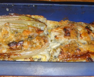 aardappel cake met witloof een blauwe kaas