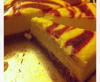 Baked Lemon and Raspberry Swirl Cheesecake