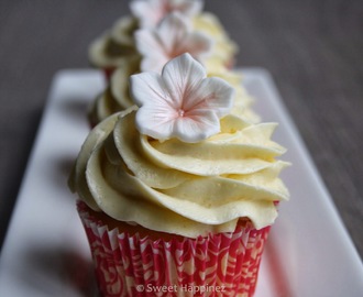 Recept | Aardbeien Cupcakes met Witte Chocoladecrème