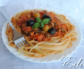 Rosszlányok spagettije (spaghetti alla puttanesca)