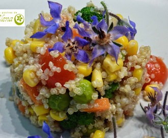 Ensalada de quinoa con flores