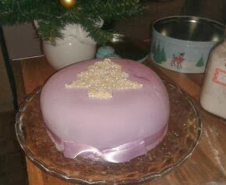 The Third Post of Christmas; Chocolate Christmas Cake and Mince Pie Ice-Cream.