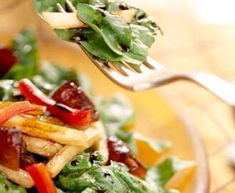 Spinach Salad with Dates and Jicama