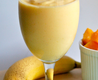 Bananen mango ontbijt smoothie