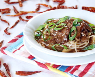 Beef and Bean Sprouts in Sweet and Hot Sauce