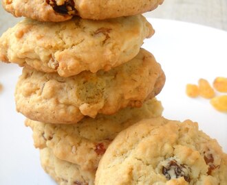 Oats Cookies with raisin topping