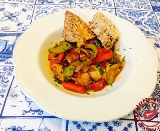 Wok de pollo con champiñones y verduras