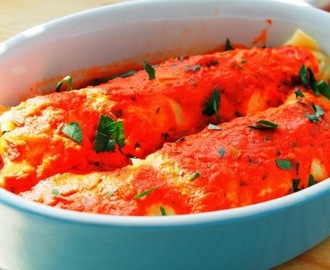 crêpes met spinazie, ricotta en tomatensaus uit de oven