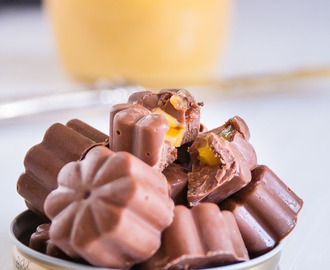 Bombones de chocolate con leche rellenos de orange curd