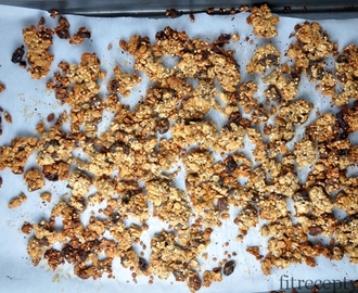 Chrumkavé zapekané musli (granola) z ovsených vločiek, pohánky a quinoi
