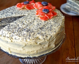 Maková torta s vanilkovým krémom / Poppy cake with vanilla custard / Gâteau au pavot avec crème à la vanille