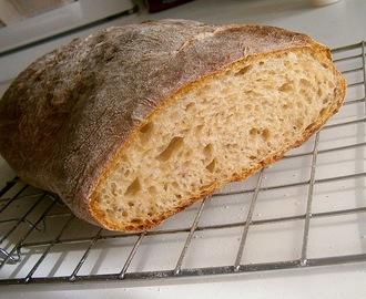 Kváskový chlieb ražno-špaldovo-pšeničný so srvátkou