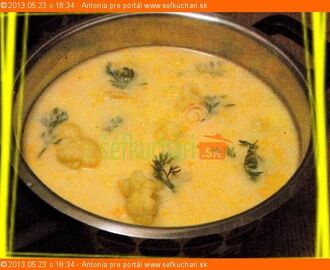 Karfiolová polievka so syrom