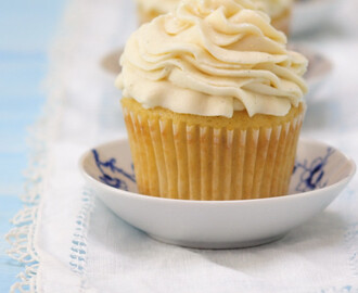 Vanilla Cupcakes with Vanilla Bean Ricotta Cream Frosting