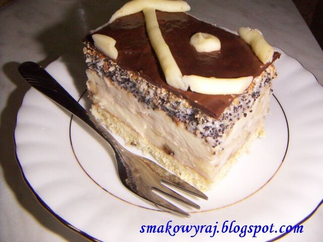 Mambo number 5, czyli płaskie cycki murzynki- ciasto biszkoptowe o 5ciu smakach, z kremem budyniowym, bananami, makiem, kokosem i czekoladą :)
