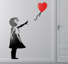 Banksy Wandtattoo Mädchen mit Herzluftballon