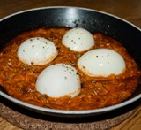huevos cocidos en salsa