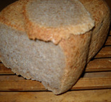 pane di segale con macchina del pane
