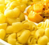 sopa de coditos con queso amarillo